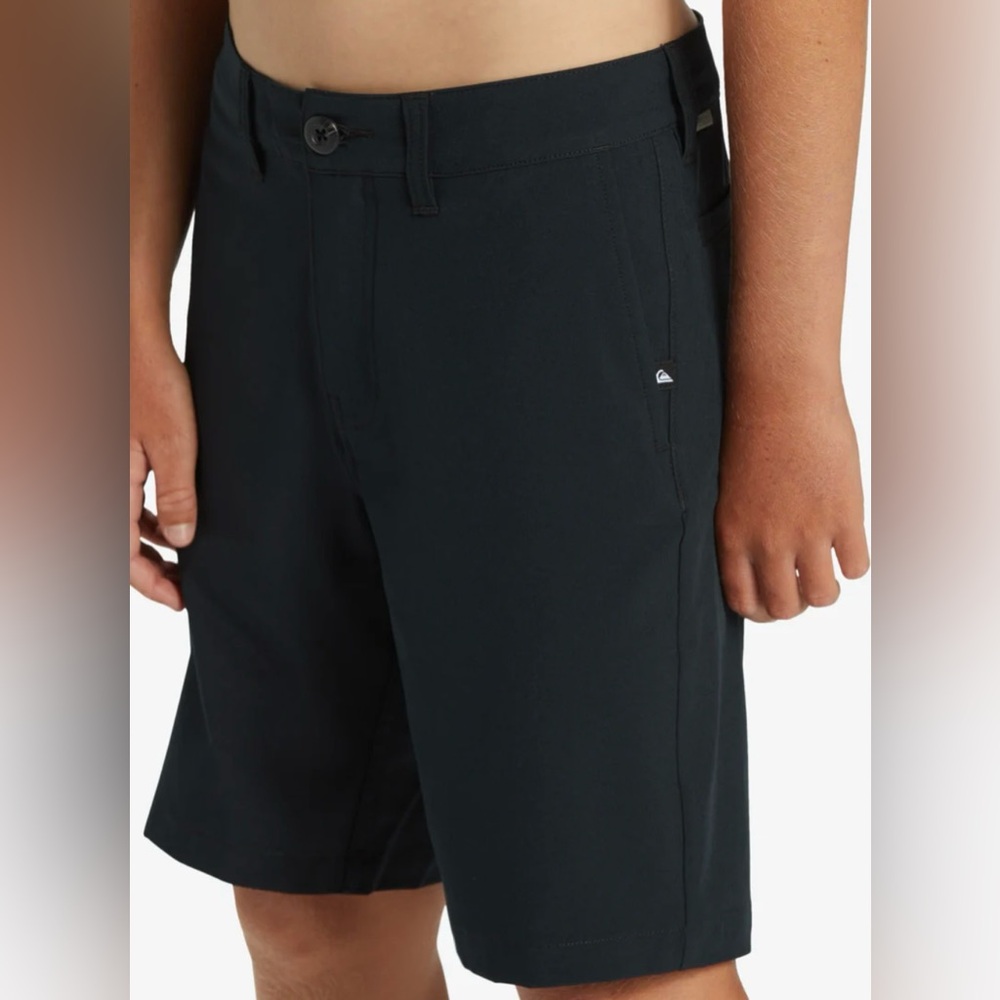 NWOT Quicksilver Boys Union Amphibian 17” Hybrid Shorts